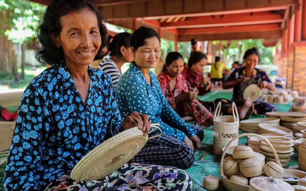 8. Admire Khmer arts & handicrafts