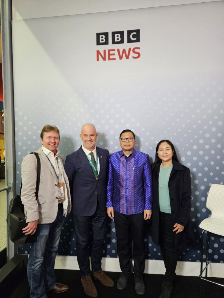 Ambassador Lay Samkol and his spouse attended the World Travel Market London (WTM)
