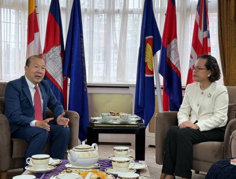 Ambassador Tuot Panha held a working meeting with His Excellency Seang Thay, Secretary of State of the Ministry of Commerce, a delegation from the Ministry of Commerce and a group of Cambodian business representatives.
