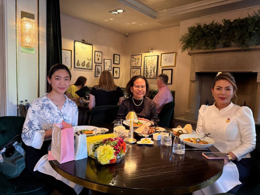 Ambassador Tuot Panha hosted a dinner for Ms. Selin Kim, Representative of the Cambodian Community in Ireland, at WILDE Restaurant in Dublin, Ireland