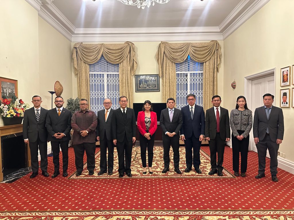Ms. Heng Chhun Leang, Chargé d’Affaires a.i. of the Royal Embassy of Cambodia in London attended the ASEAN London Committee (ALC) Meeting with Her Excellency Seema Malhotra MP, Parliamentary Under-Secretary of State and Minister for the Asia-Pacific at the Foreign, Commonwealth and Development Office