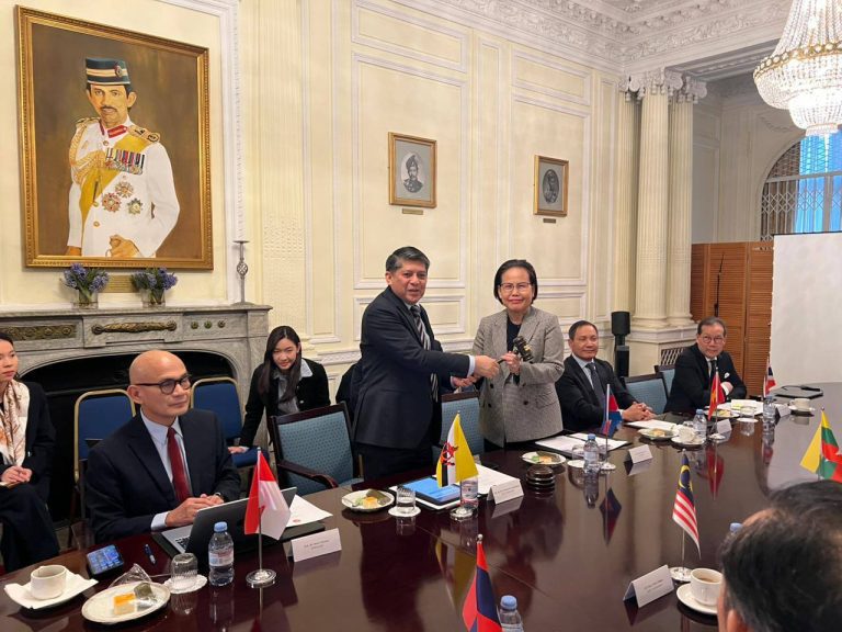 Royal Embassy of Cambodia in London officially assumed the Chairmanship of the ASEAN London Committee (ALC) from the High Commission of Brunei Darussalam for a six-month term, from January to June 2026. The handover ceremony took place at the High Commission of Brunei Darussalam in London