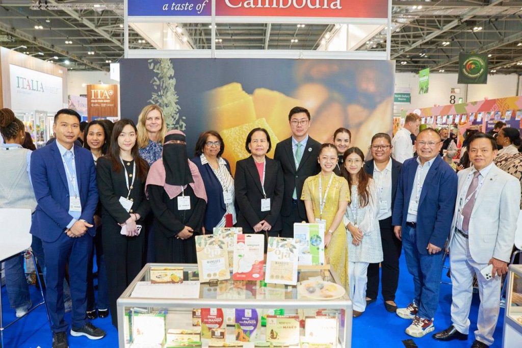 Ambassador Tuot Panha, accompanied by Mr. Hang Sochivin, Trade Attaché, and Ms. Heng Chhun Leang, First Secretary, visited the International Food and Drink Event (IFE 2026) at ExCeL London