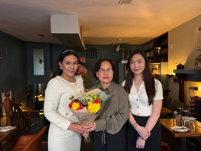 Ambassador TUOT Panha hosted a dinner in Dublin, Ireland, for Ms. Selin Kim, President of the Cambodian Community in Ireland, and Cambodian students who are recipients of the Irish Government Fellowship Programme
